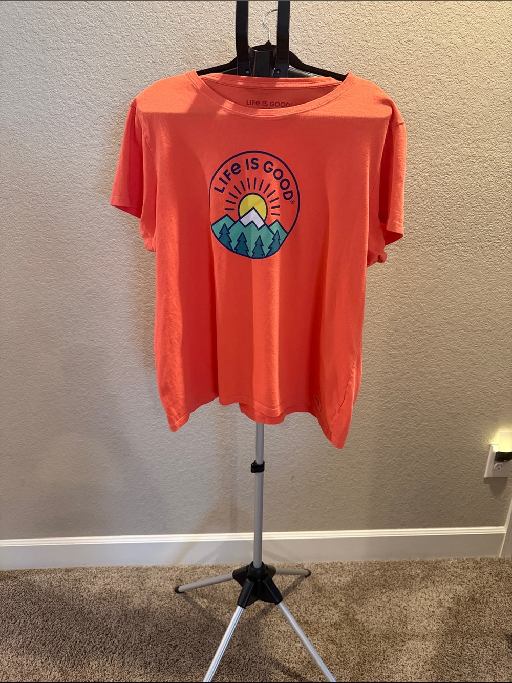 Life Is Good Coral Short-Sleeve Tee with Sunrise Mountain Graphic. XXL